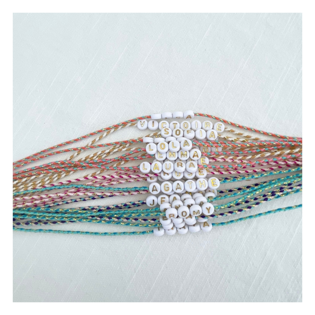 Bracelet personnalisé prénom – Perles lettres et cordon tressé