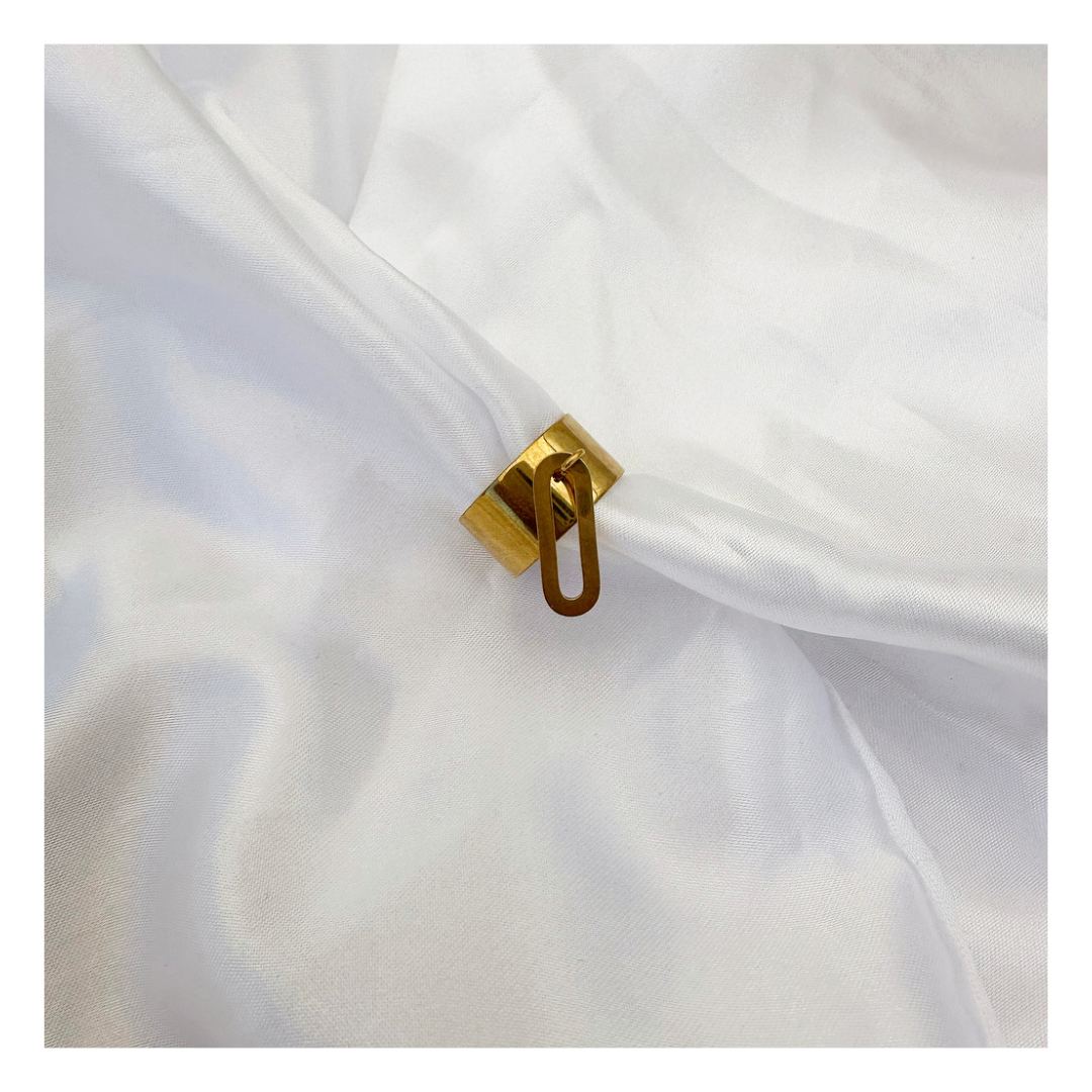 Bague Maya – Bague dorée avec breloque pendante