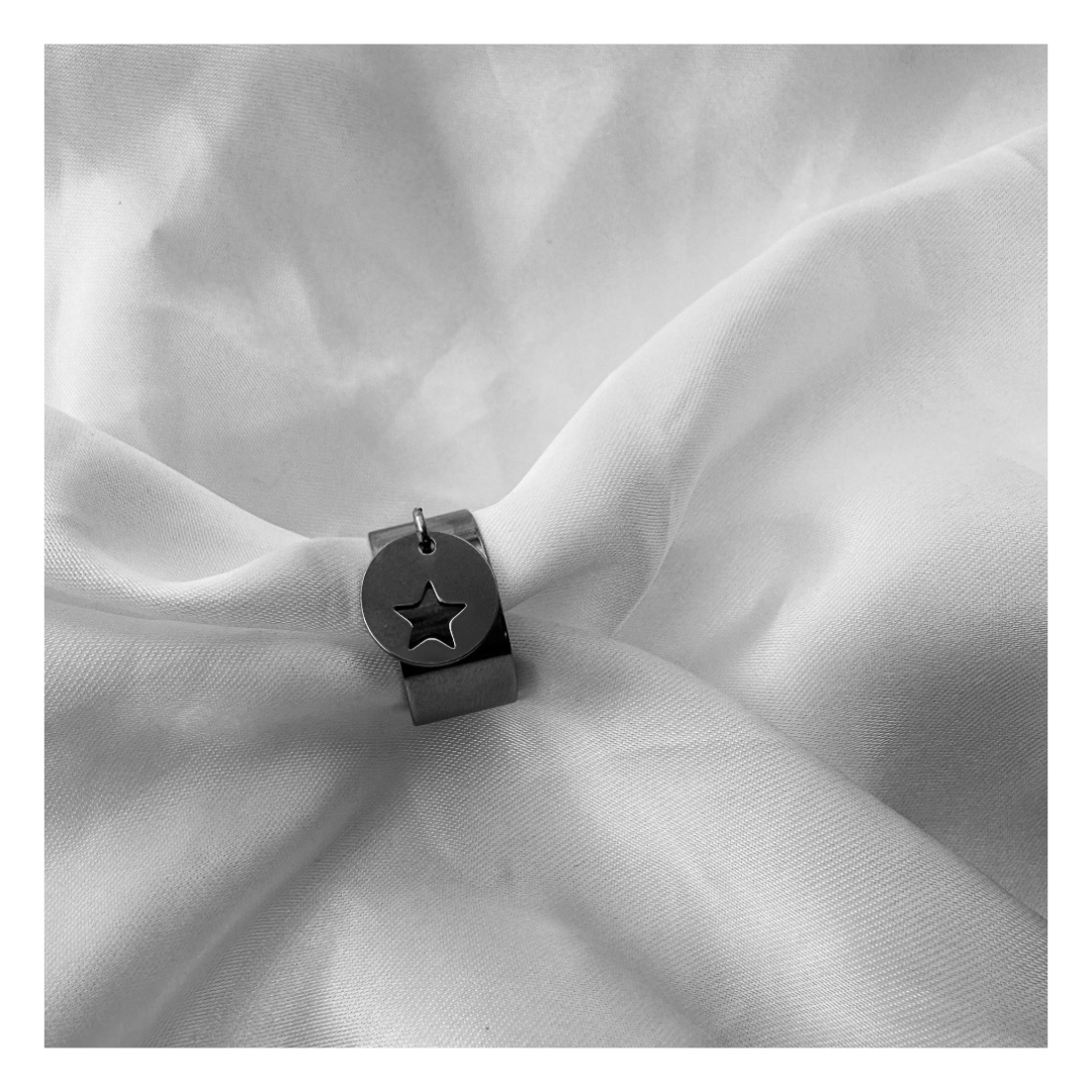 Bague Stella – Bague argentée à breloque en acier inoxydable