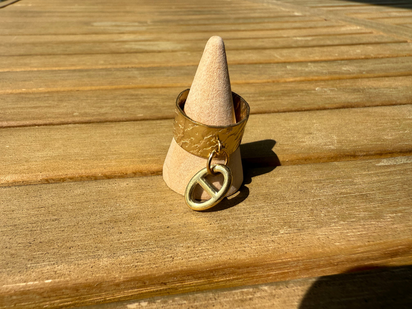 Bague Alice – Bague dorée à breloque en acier inoxydable