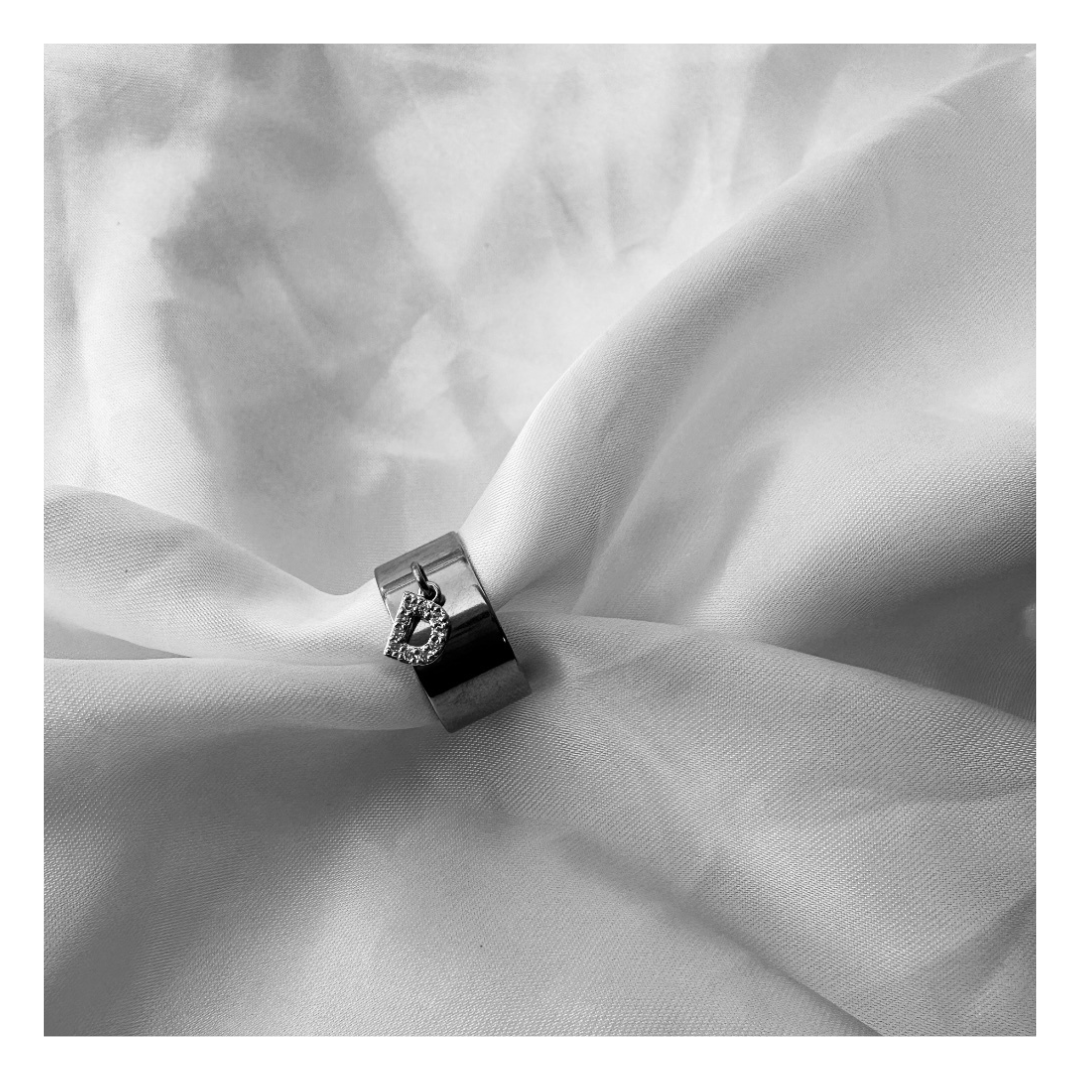 Bague Léna – Bague argentée à breloque en acier inoxydable