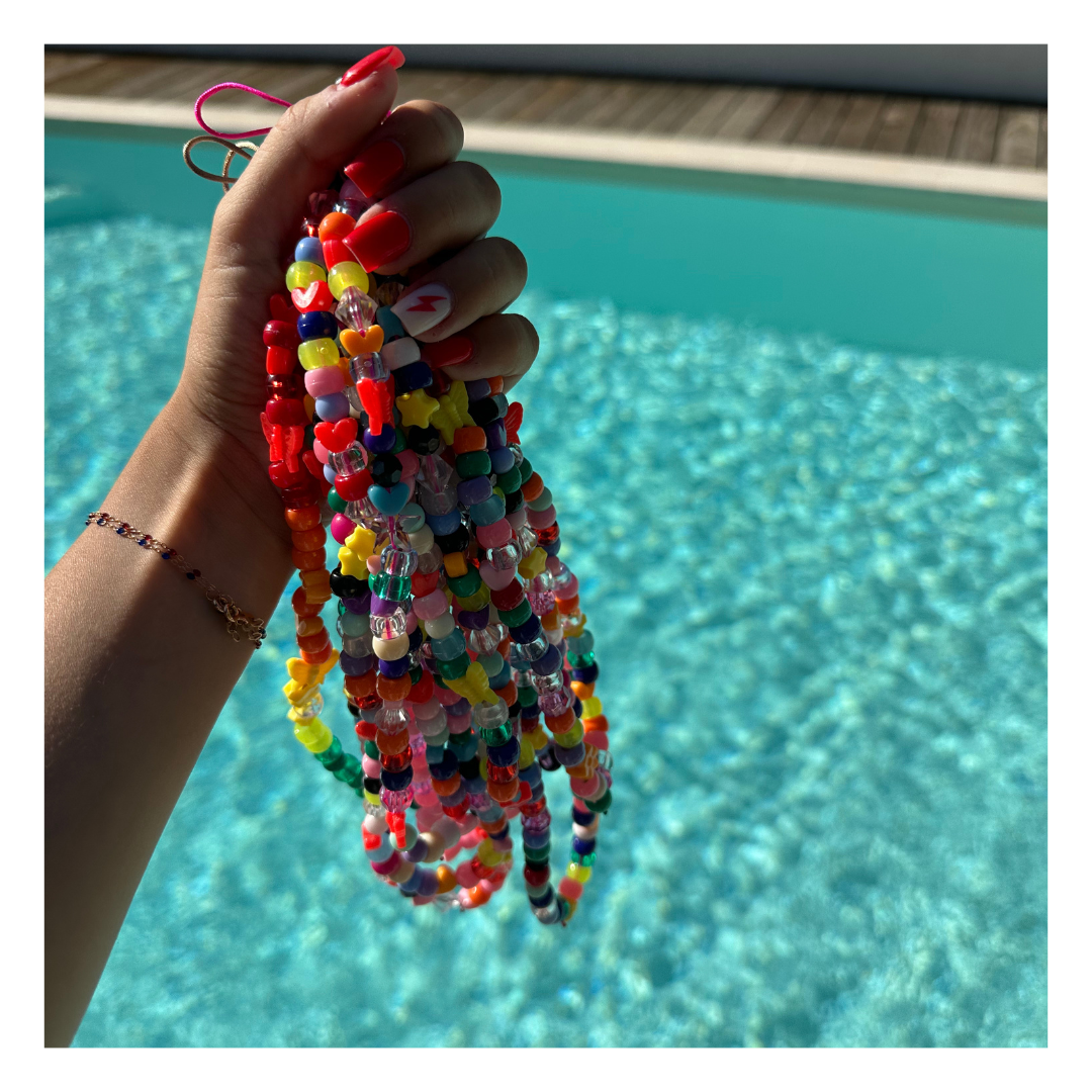 Grigri Jolie – Bijou de téléphone multicolore en perles