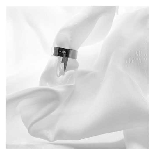 Bague Angelina – Bague argentée avec breloque éclair en acier inoxydable