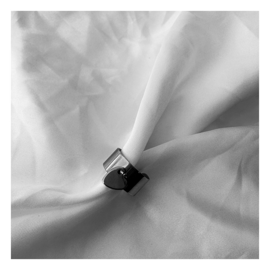 Bague Chloé – Bague argentée à breloque en acier inoxydable